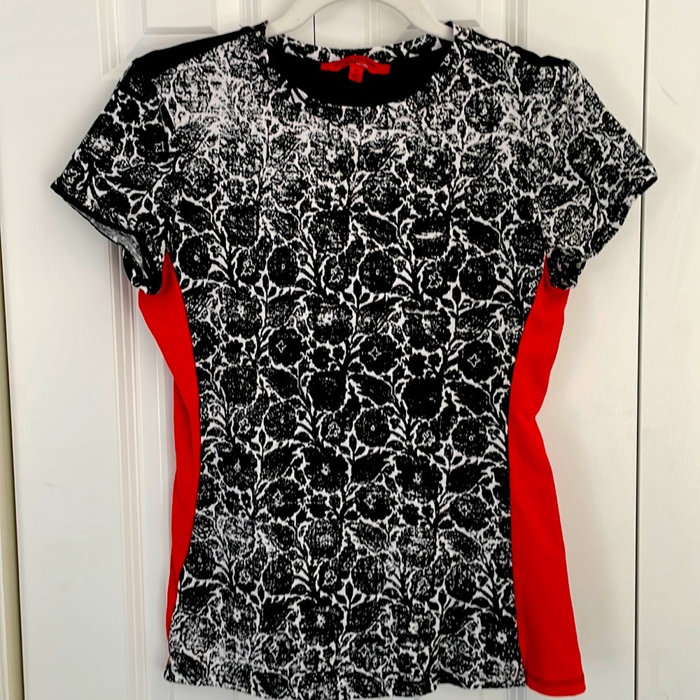 Narcissi Rodriquez for Design Nation cap sleeve color blocked tee